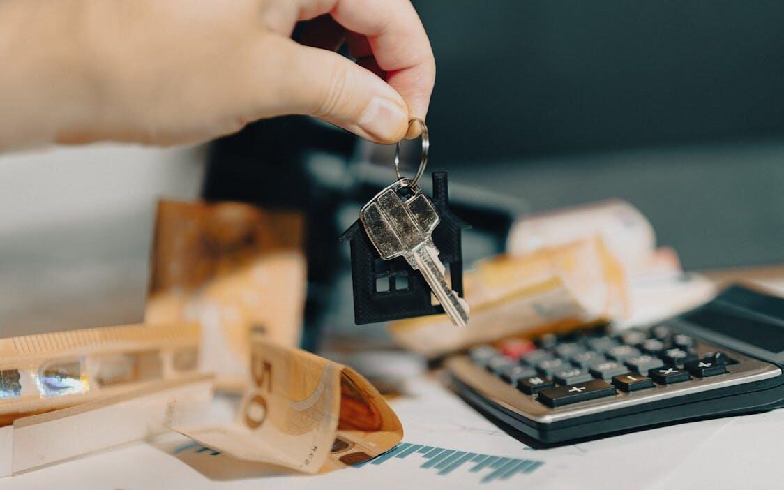 How Buy to Let Investors Use Short Term Loans to Expand Portfolios