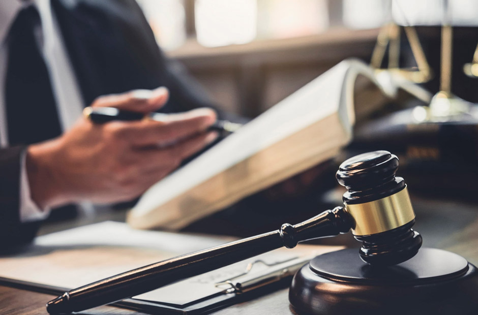 How Personal Injury Lawyers Advocate for Victims of Negligence