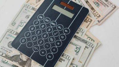 How to Balance Spending and Saving in Everyday Life