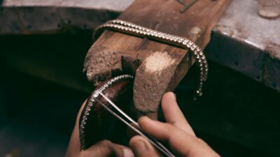 Why high jewelry cant find enough master stone setters