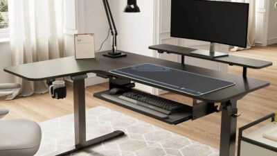 5 Features to Check Before Buying Industrial Desks for Your Workplace