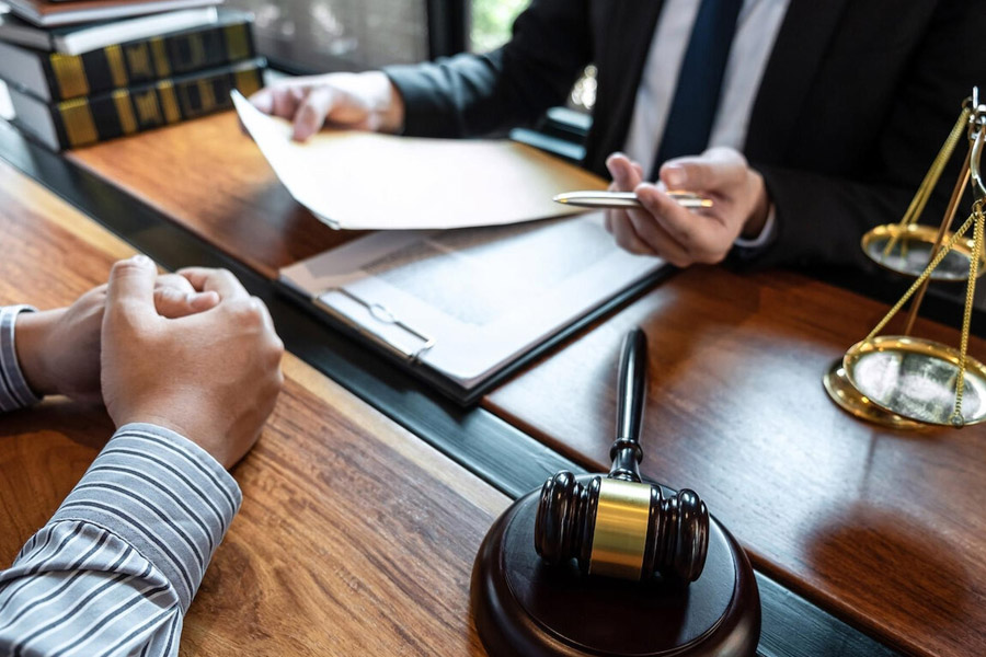 5 Red Flags to Watch Out for When Hiring Legal Representation