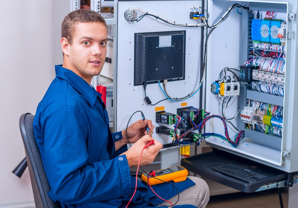 The Crucial Role of Hands On Training in Electrician Education