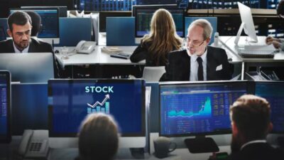Key Indicators for Evaluating Companies in the Financial Sector