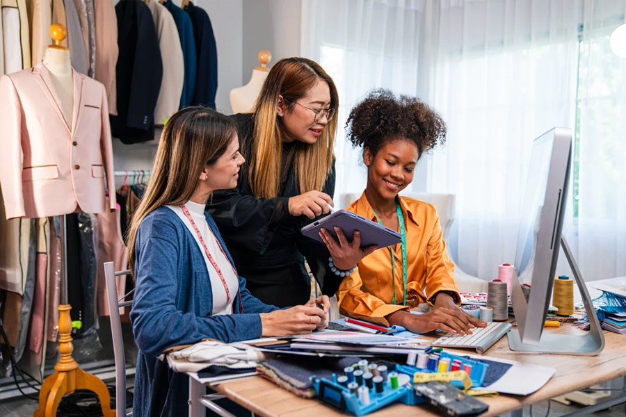 What to Know Before Working With a Wholesale Dresses Manufacturer in Australia