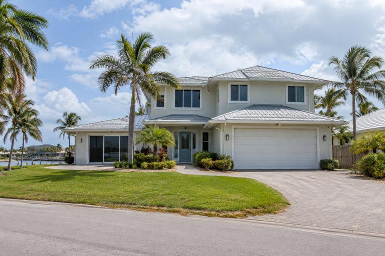 How Florida Homeowners Can Choose Storm Ready Windows and Doors